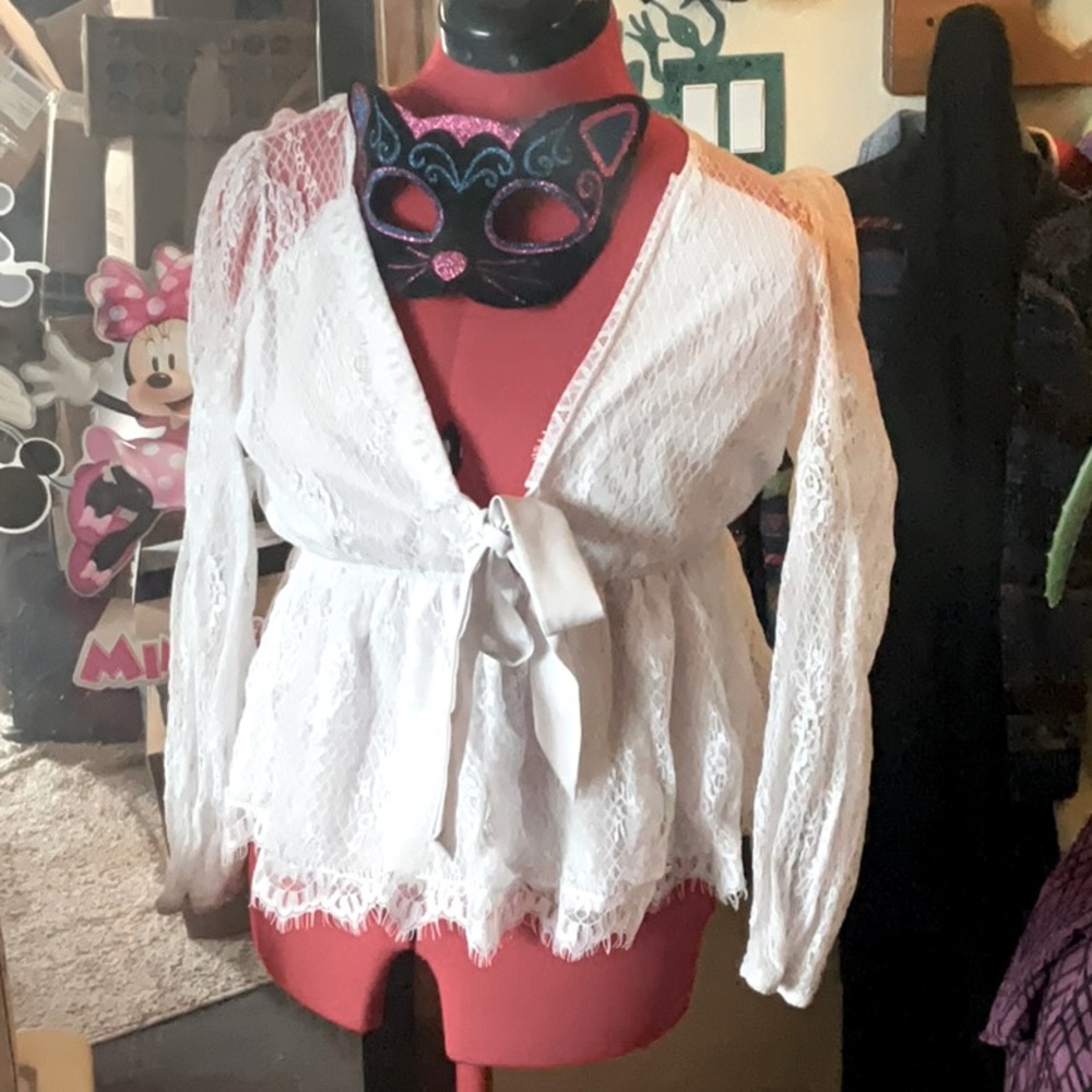 White Lacy Top! Lined!